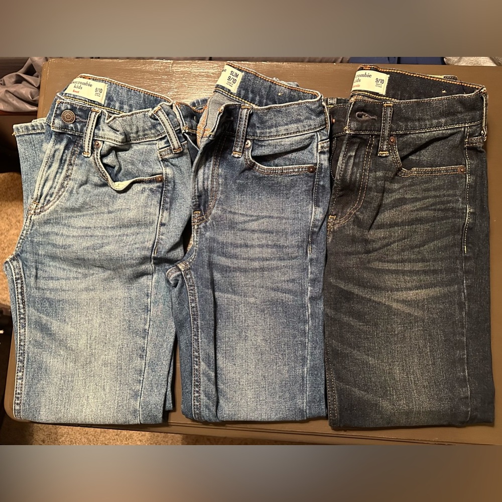 EUC- 3 pairs of Boys size 9/10 abercrombie kids Jeans